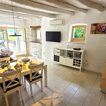 Crogo Casa بيت للعطل