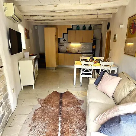 بيت للعطل Crogo Casa Gradinje