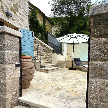 Crogo Casa بيت للعطل *