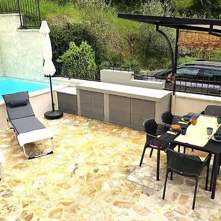 بيت للعطل Crogo Casa *